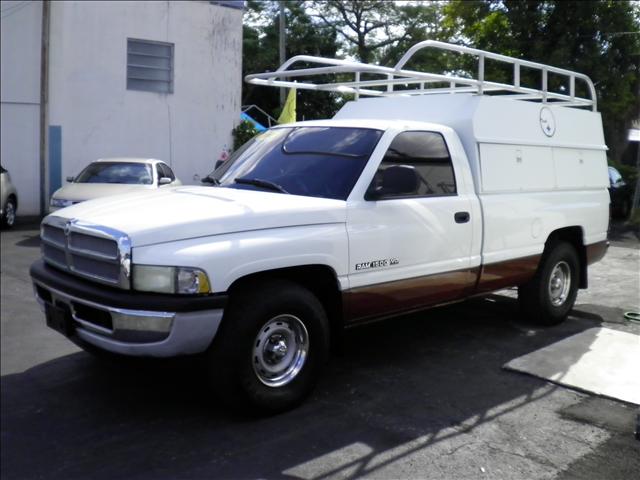 Dodge Ram Pickup 2001 photo 2