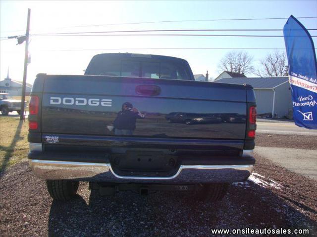 Dodge Ram Pickup 2001 photo 2