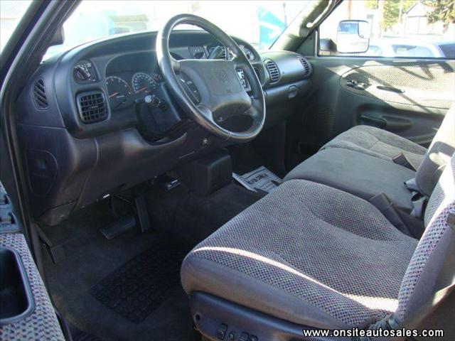 Dodge Ram Pickup 2001 photo 3