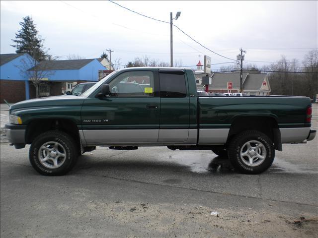 Dodge Ram Pickup 2001 photo 2