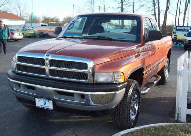 Dodge Ram Pickup Z71 4X4 CREW CAB Pickup