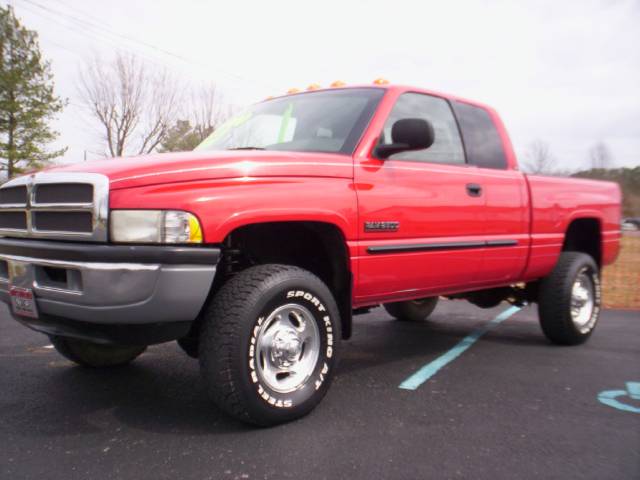 Dodge Ram Pickup 2001 photo 2