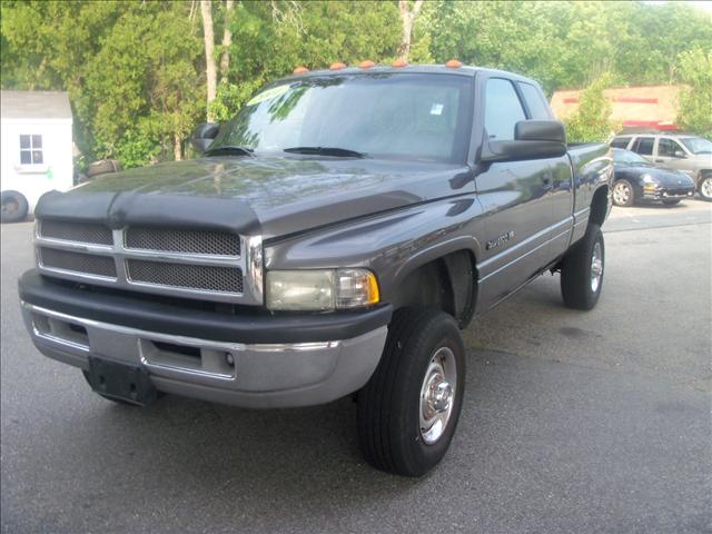 Dodge Ram Pickup 1500 LT 4WD Pickup