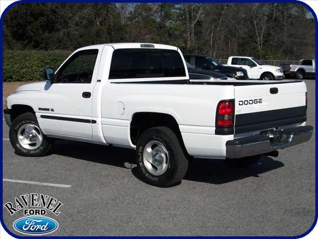 Dodge Ram Pickup 2001 photo 1