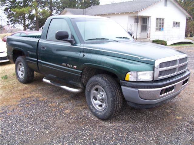 Dodge Ram Pickup 2001 photo 1