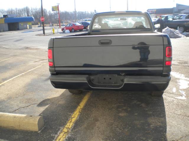 Dodge Ram Pickup 2001 photo 2