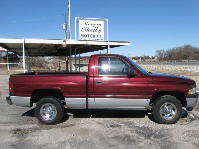 Dodge Ram Pickup 2001 photo 2