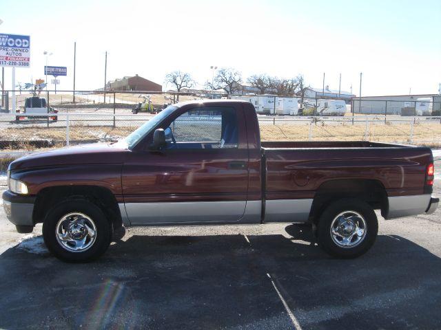 Dodge Ram Pickup 2001 photo 3