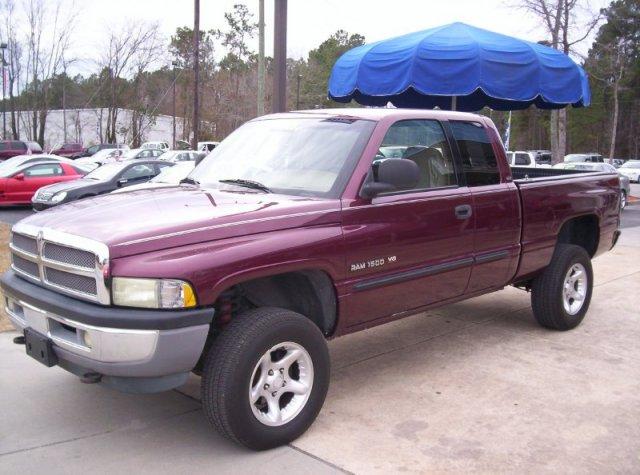 Dodge Ram Pickup 2001 photo 2