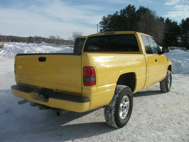 Dodge Ram Pickup 2001 photo 1