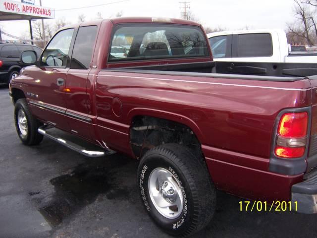 Dodge Ram Pickup 2001 photo 1