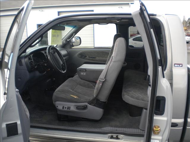 Dodge Ram Pickup 2001 photo 2