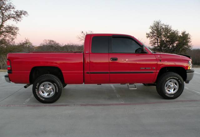 Dodge Ram Pickup 2001 photo 2