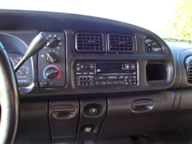 Dodge Ram Pickup 2001 photo 5