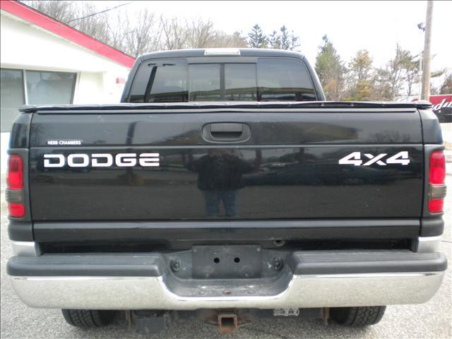 Dodge Ram Pickup 2001 photo 2