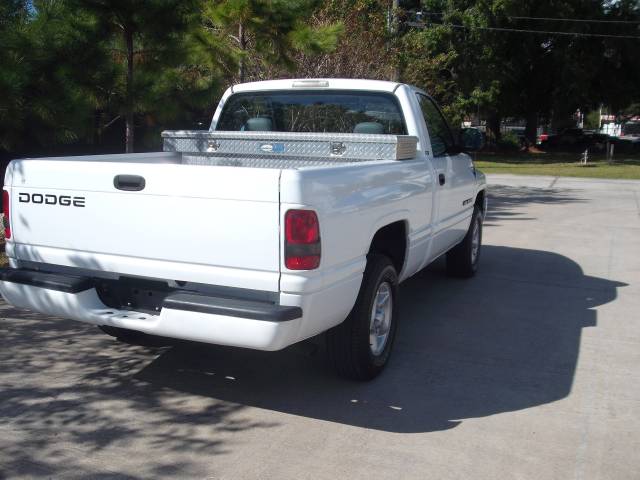 Dodge Ram Pickup 2001 photo 3