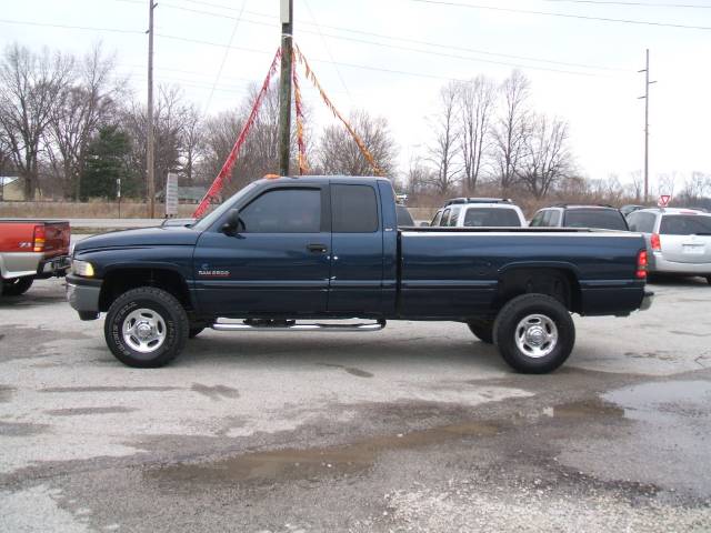 Dodge Ram Pickup 2001 photo 1