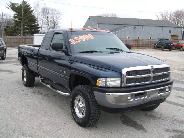 Dodge Ram Pickup 2001 photo 3