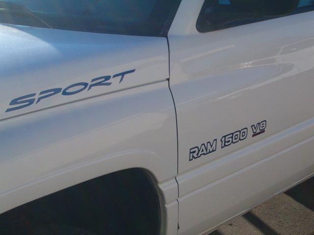 Dodge Ram Pickup 2001 photo 2