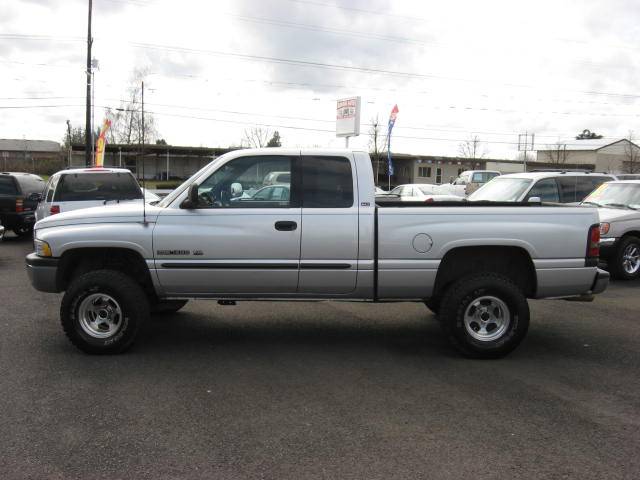 Dodge Ram Pickup 2001 photo 1