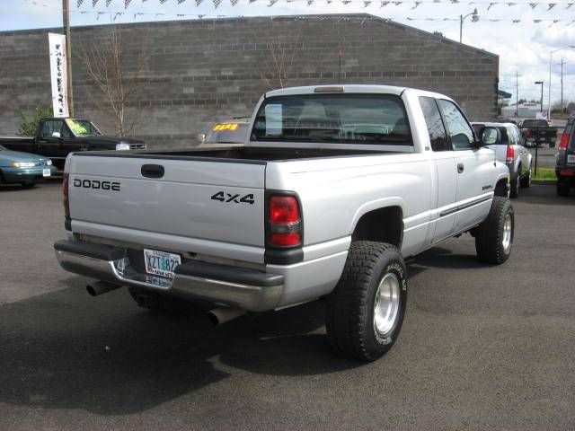 Dodge Ram Pickup 2001 photo 4