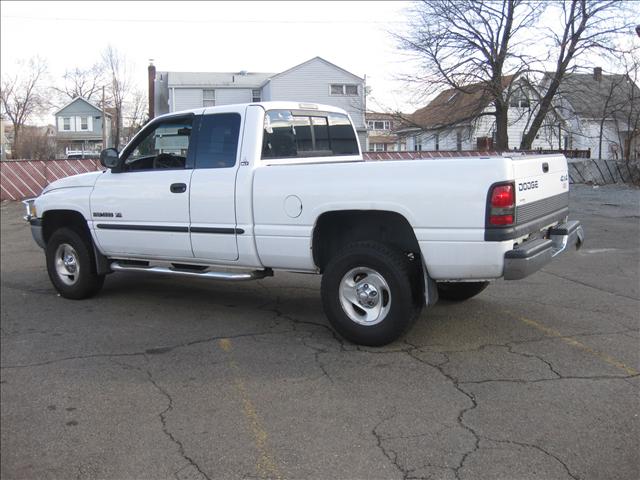 Dodge Ram Pickup 2001 photo 4