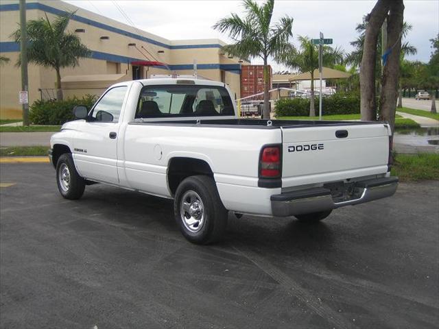 Dodge Ram Pickup 2001 photo 2