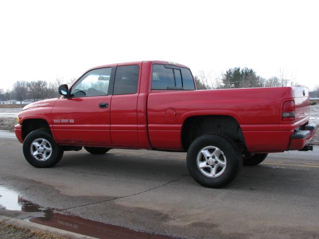 Dodge Ram Pickup 2001 photo 1