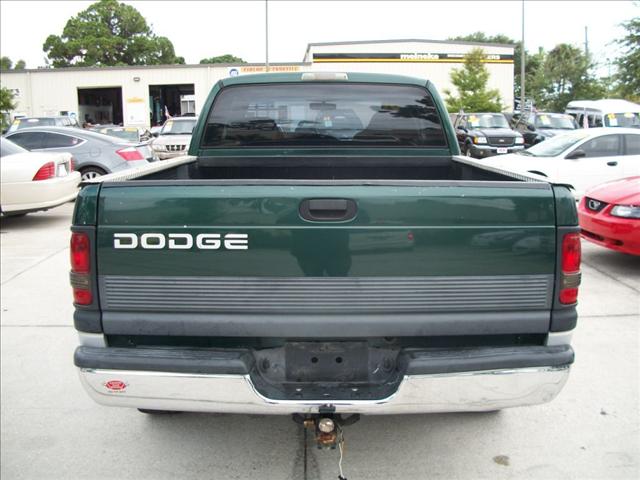 Dodge Ram Pickup 2001 photo 2