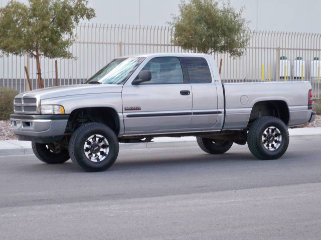 Dodge Ram Pickup 2001 photo 1