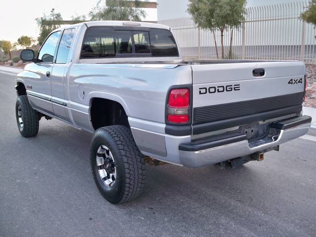 Dodge Ram Pickup 2001 photo 3