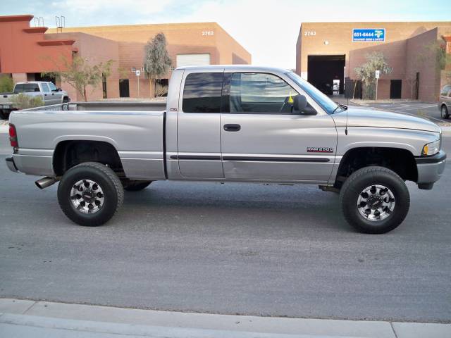 Dodge Ram Pickup 2001 photo 4