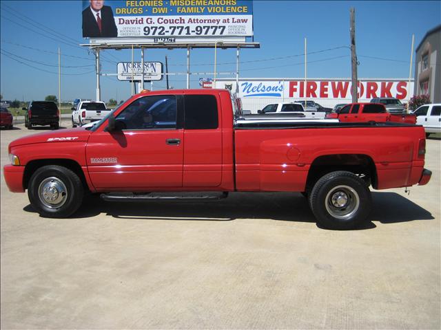 Dodge Ram Pickup 2001 photo 2