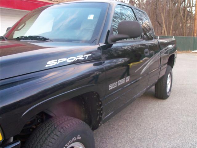 Dodge Ram Pickup 2001 photo 2