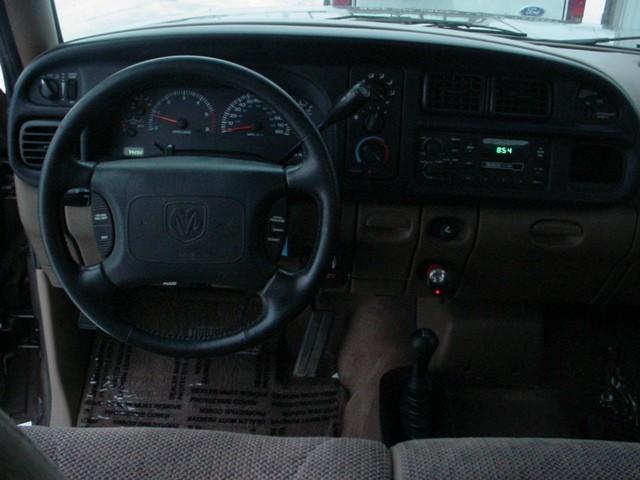 Dodge Ram Pickup 2001 photo 4