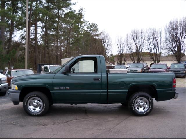 Dodge Ram Pickup 2001 photo 2