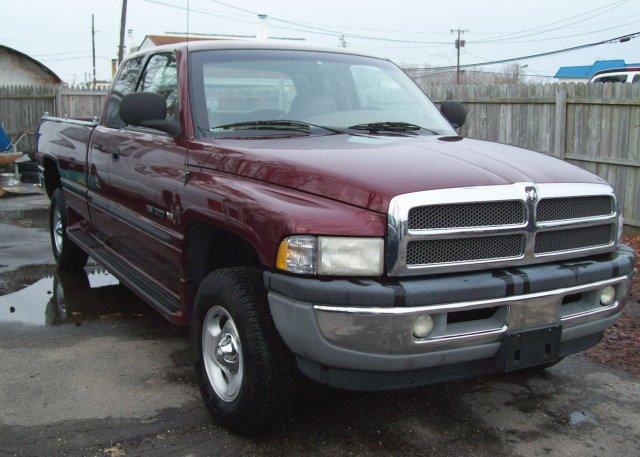 Dodge Ram Pickup 2001 photo 2