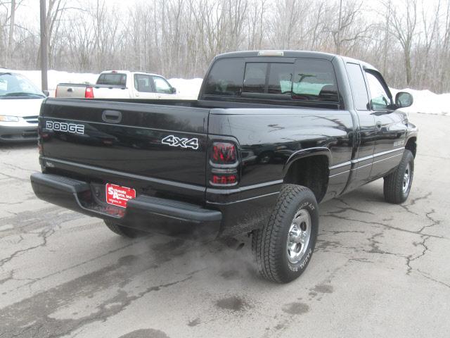 Dodge Ram Pickup 2001 photo 1