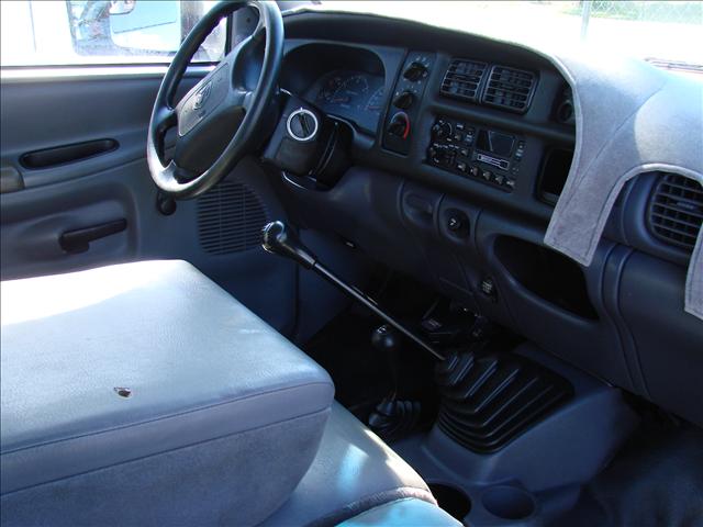 Dodge Ram Pickup 2001 photo 3