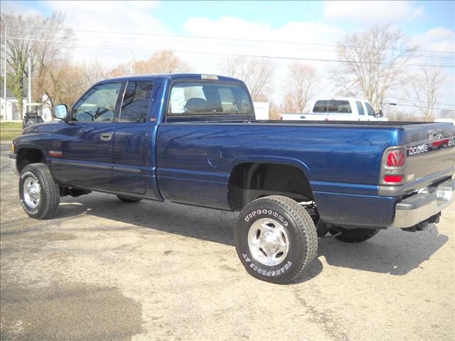 Dodge Ram Pickup 2001 photo 3