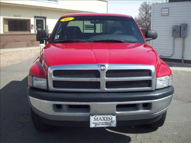 Dodge Ram Pickup 2001 photo 2