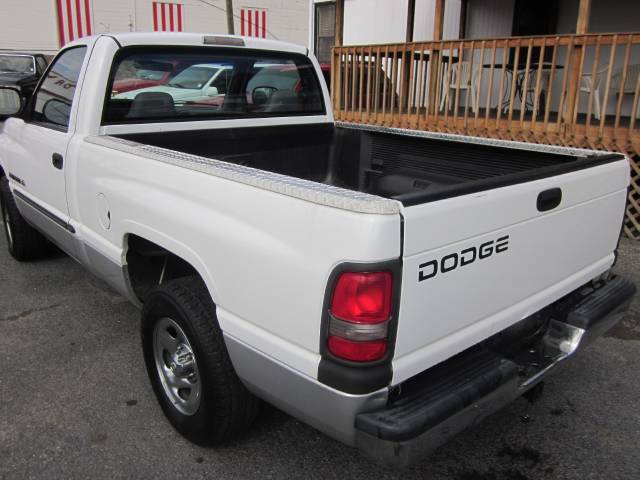 Dodge Ram Pickup 2001 photo 4