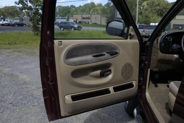 Dodge Ram Pickup 2001 photo 5