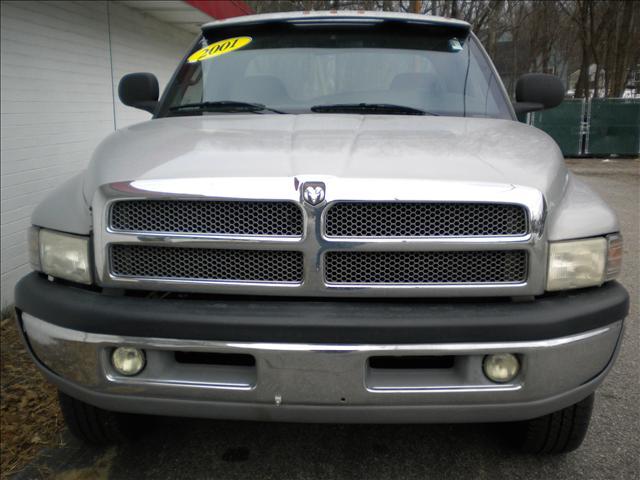 Dodge Ram Pickup 2001 photo 1