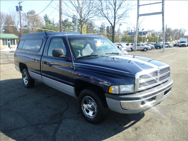 Dodge Ram Pickup 2001 photo 2