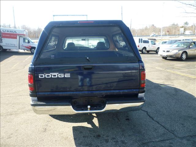 Dodge Ram Pickup 2001 photo 3