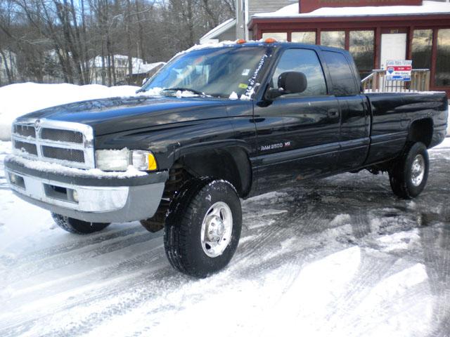 Dodge Ram Pickup 1500 LT 4WD Pickup