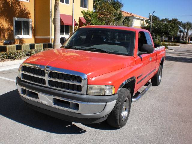 Dodge Ram Pickup 2001 photo 1