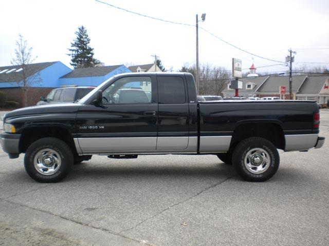 Dodge Ram Pickup 1500 LT 4WD Pickup