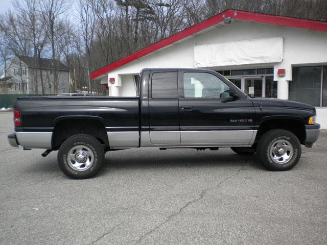 Dodge Ram Pickup 2001 photo 2